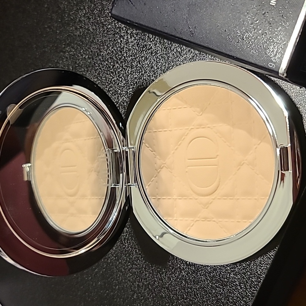 New in box Dior Forever Nude Matte Filter. #01. Fair. - Picture 5 of 6